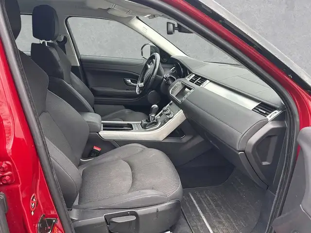 Land Rover Range Rover Evoque view 3