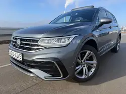 Volkswagen Tiguan Allspace 2.0 TDI*DSG*4M*R LINE*PAN*7xSITZ