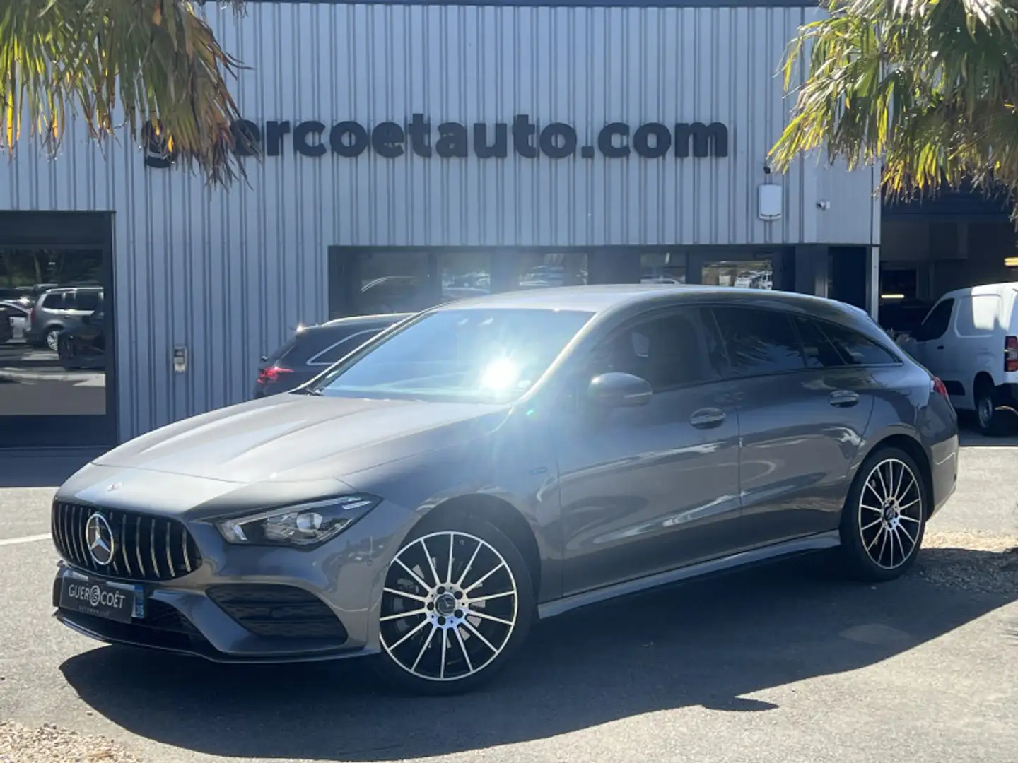 Mercedes-Benz CLA 250 250 E 160+102CH AMG LINE 8G-DCT Gris - 1