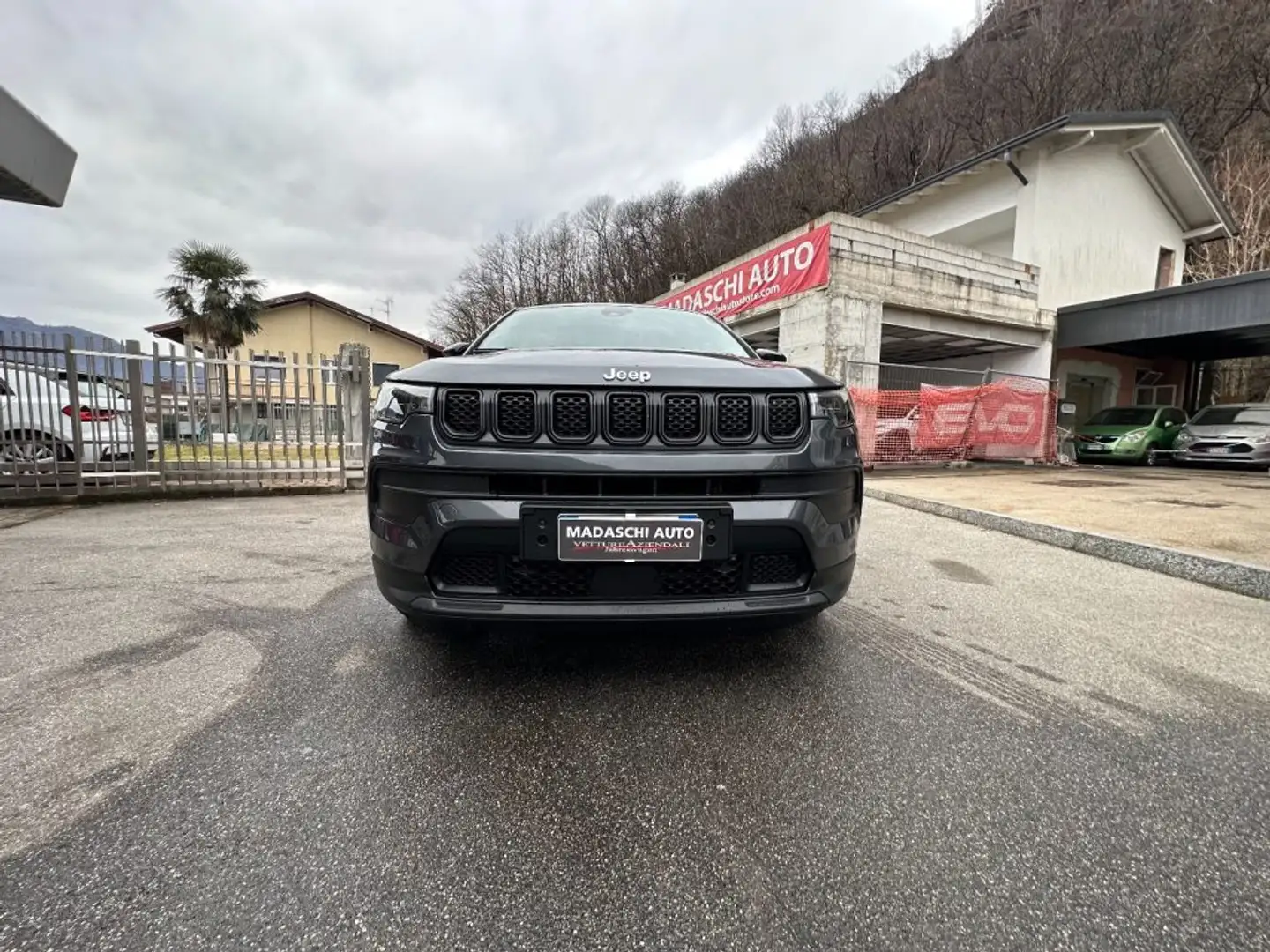 Jeep Compass 1.5 Turbo T4 130 CV MHEV 2WD Limited Grau - 1
