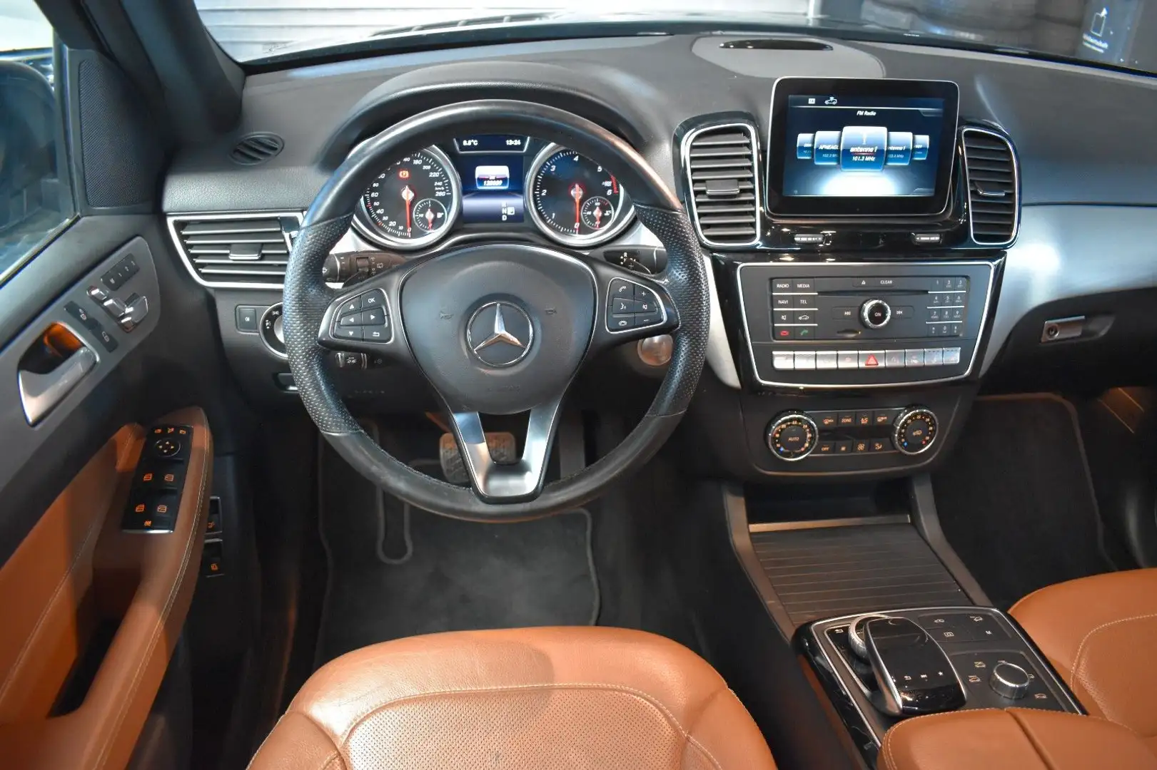 Mercedes-Benz GLE 350 d 4Matic AMG LINE*PANO*LEDER*KAMERA*SHZ* Schwarz - 2