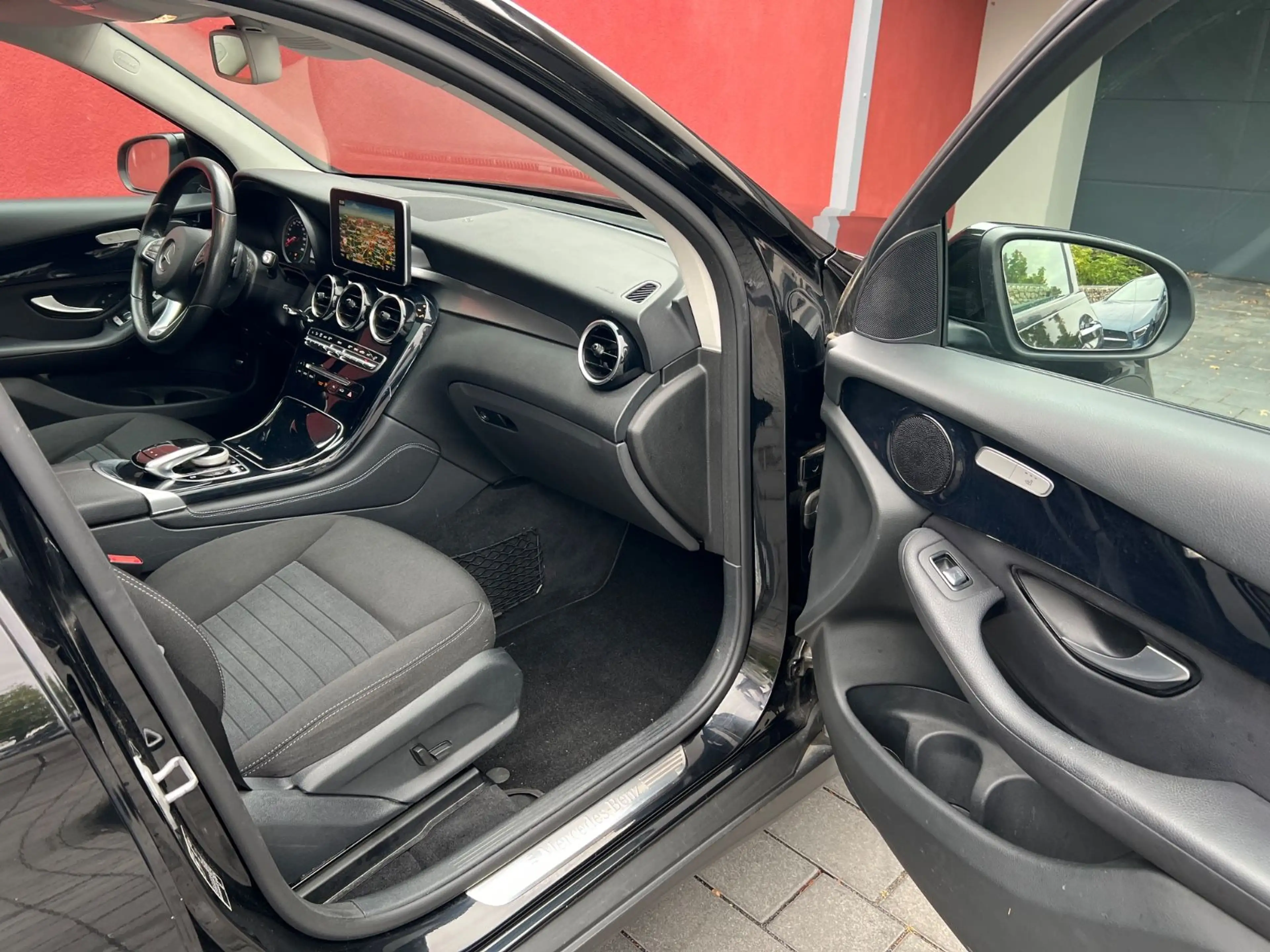 Mercedes-Benz GLC 250 d 4M*PANORAMA*360KAM* — photo 15