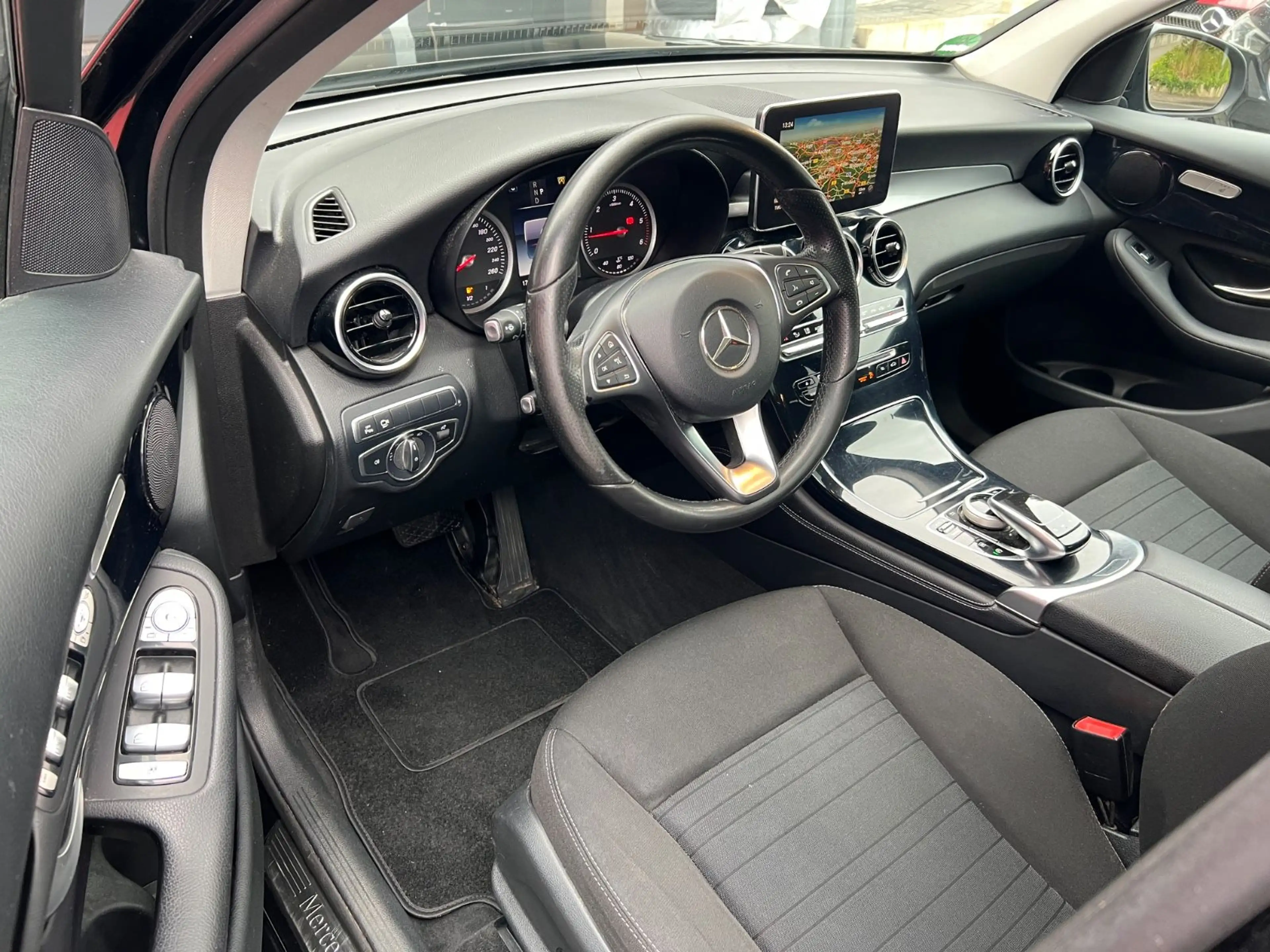 Mercedes-Benz GLC 250 d 4M*PANORAMA*360KAM* — photo 12