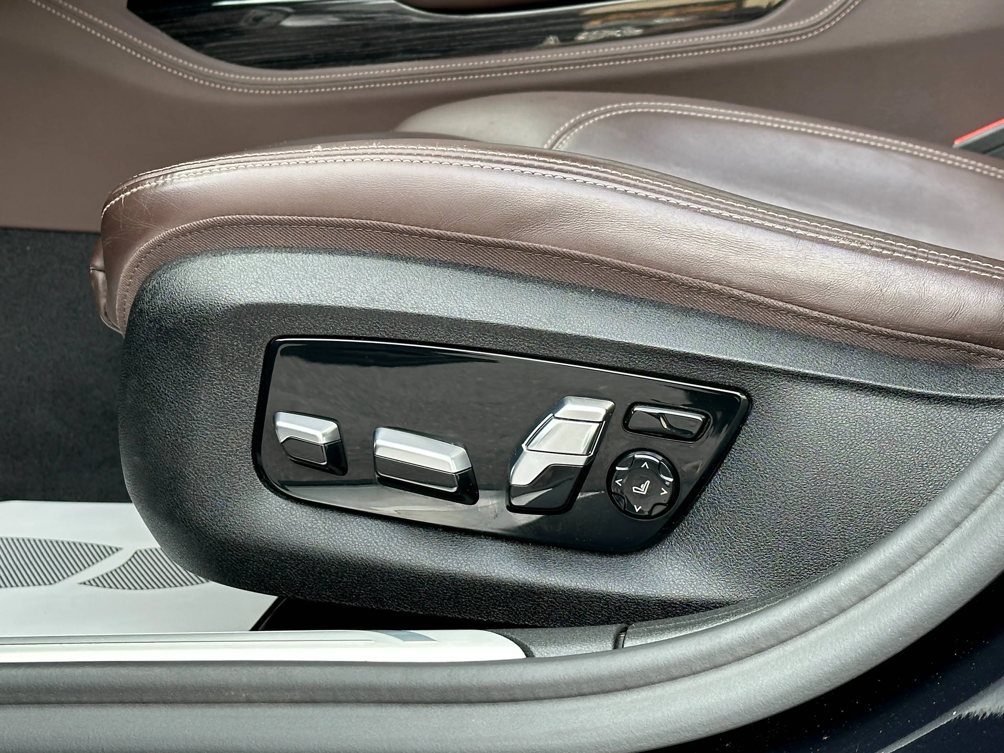 BMW 745 3.0 PHEV / M Sport / Pano. / HK / HUD / 20" — photo 12