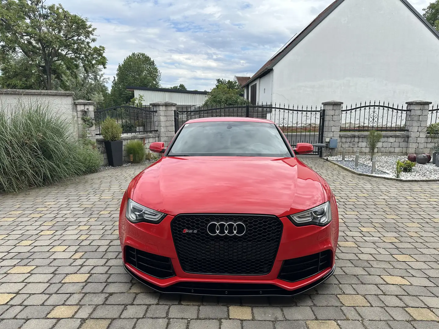 Audi RS5 Coupé 4,2 TFSI quattro S-tronic Rot - 2