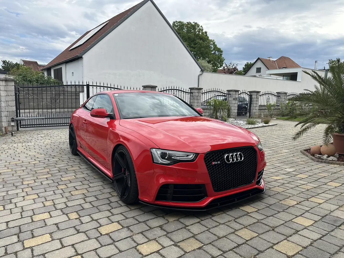 Audi RS5 Coupé 4,2 TFSI quattro S-tronic Rot - 1