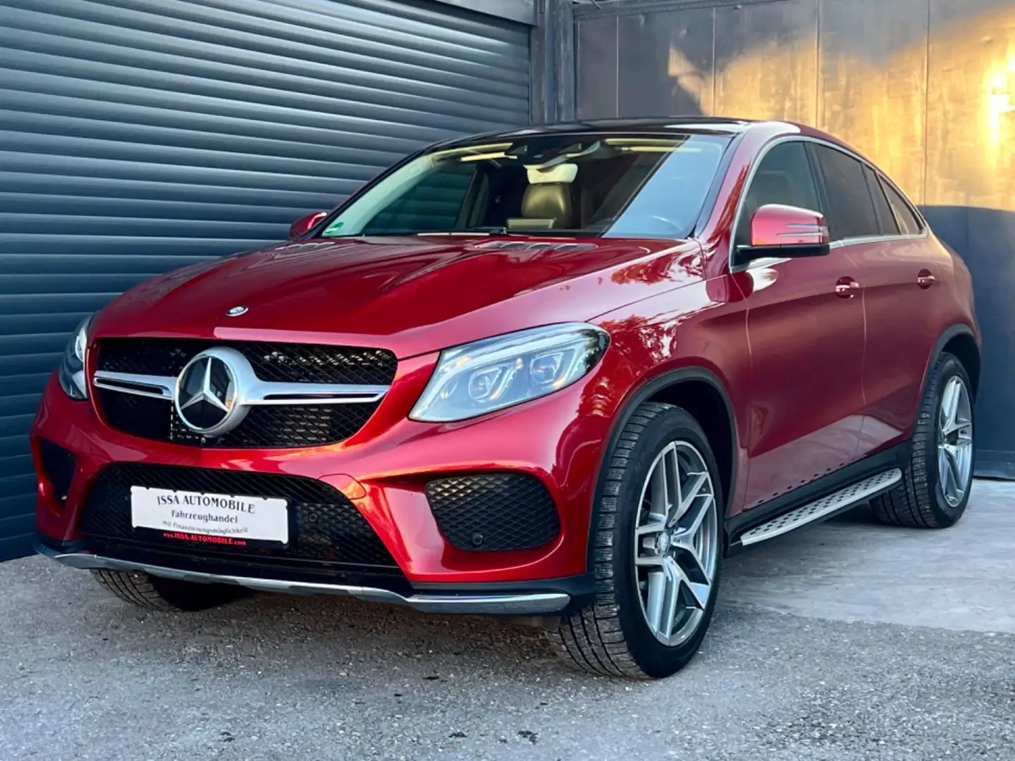 Mercedes-Benz GLE 350 d 4Matic 9G-Tronic AMG Line #designo#360 Red - 1