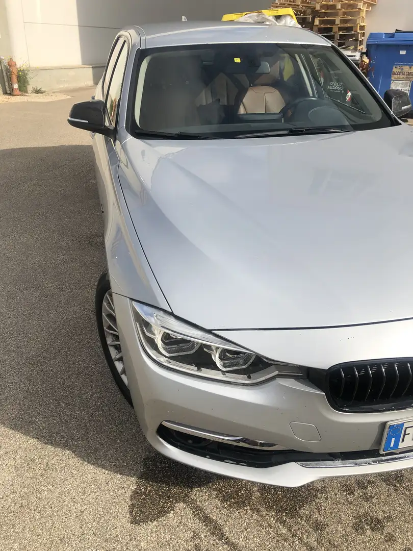 BMW 318 318d Touring xdrive Luxury - 2