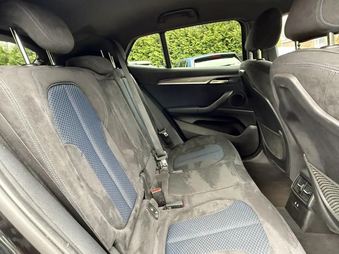 BMW X2 20i 190pk High Exe | M-Sport X, Camera | Trekhaak Negro - 2