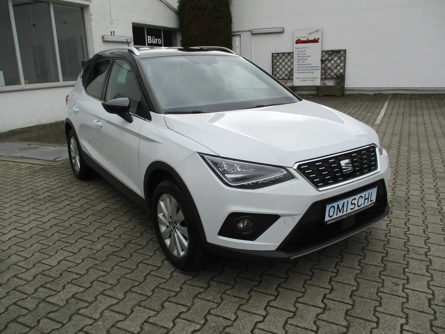 SEAT Arona TSI DSG XCELLENCE PDC SHZ LED NAVI Weiß - 2