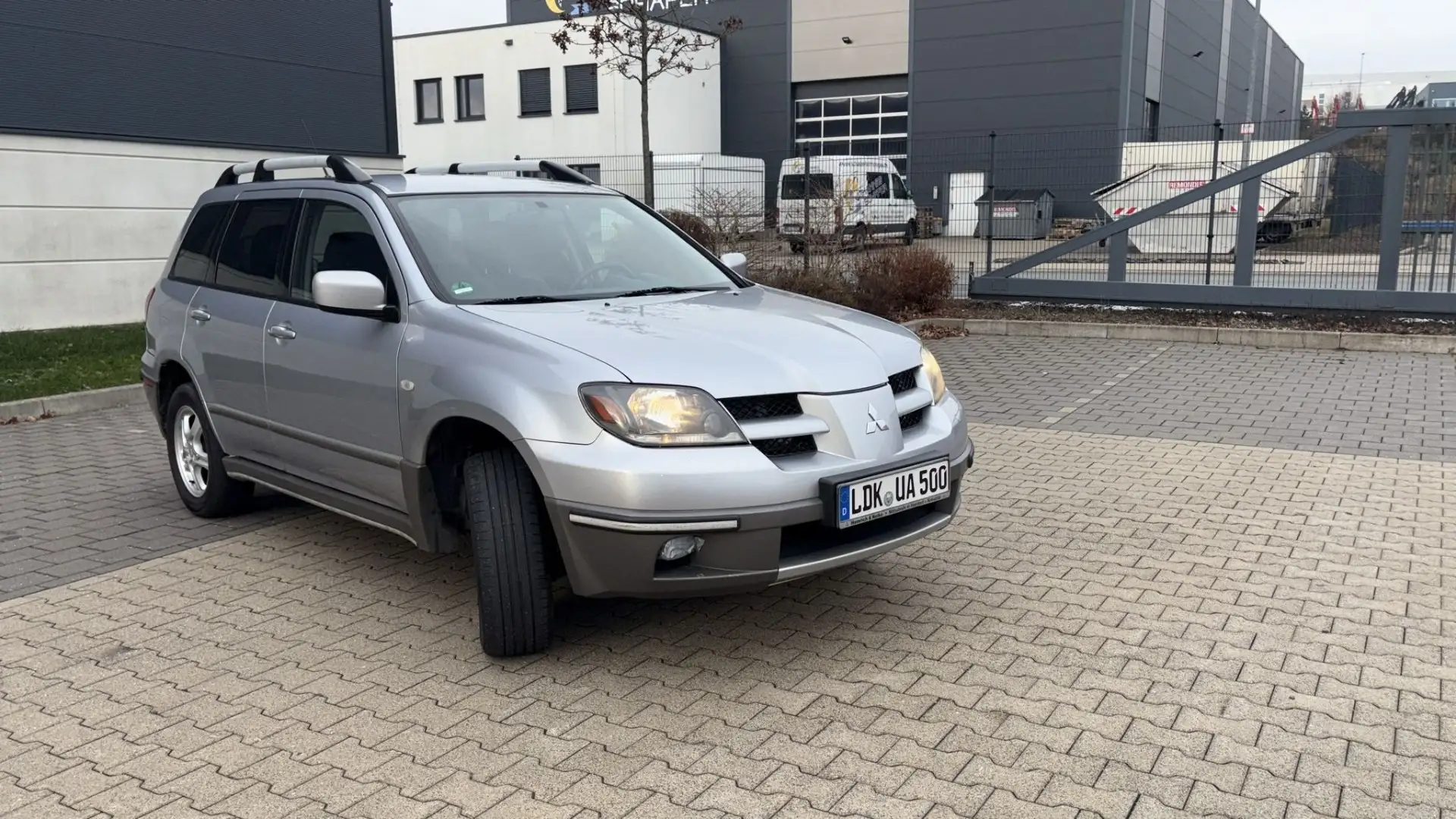 Mitsubishi Outlander 2.0 Sport mit Gasanlage Grau - 2