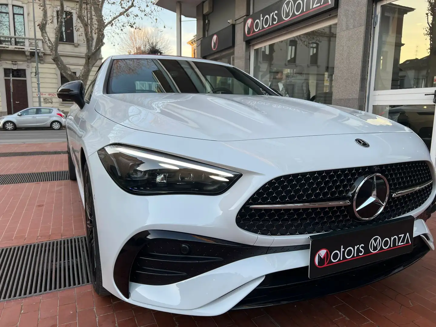 Mercedes-Benz CLE 300 AMG line Premium Plus 4matic - 2