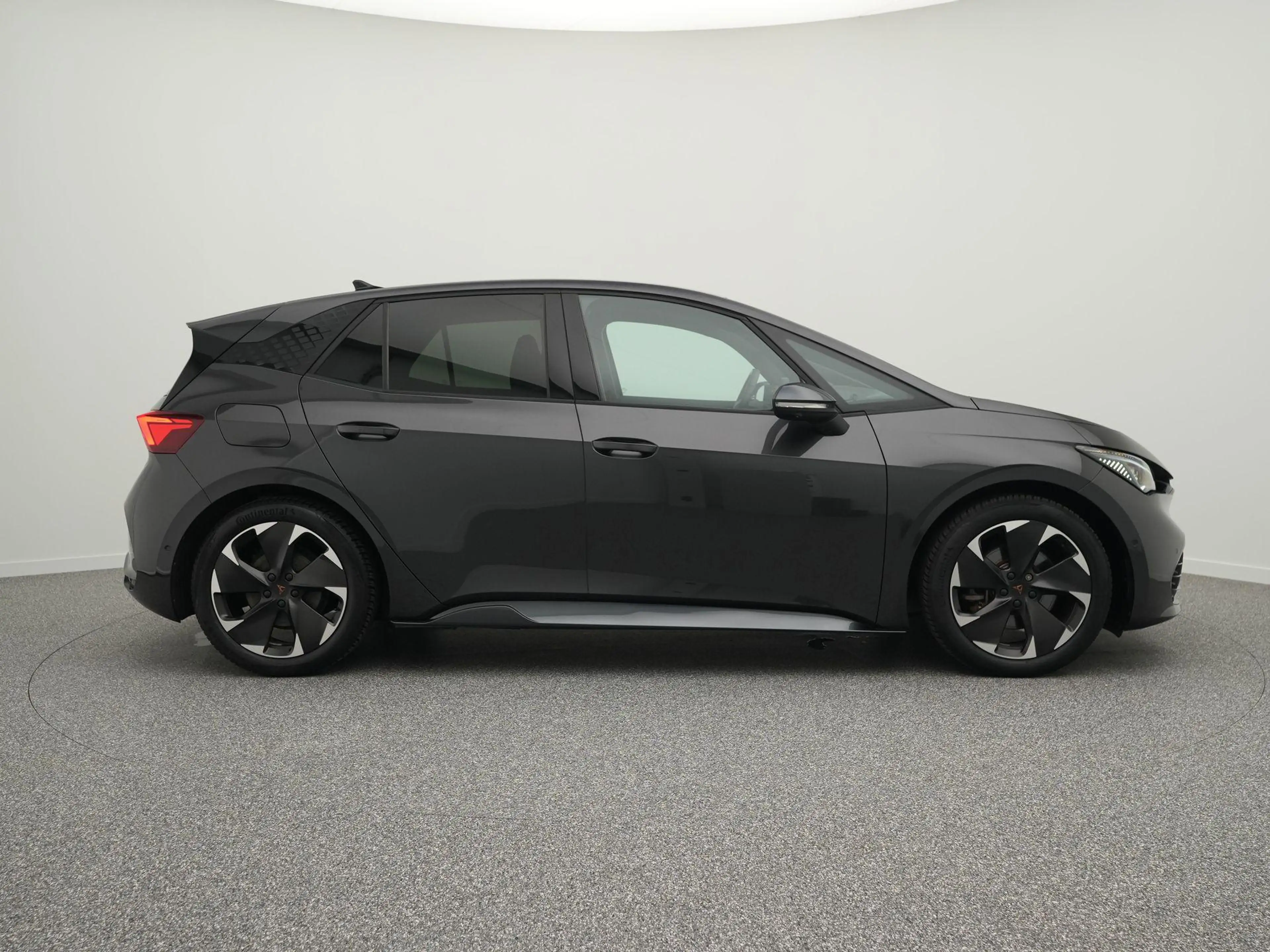 CUPRA Born Essential 62 kWh 204pk | Navigatie | Keyless | 360 — photo 2