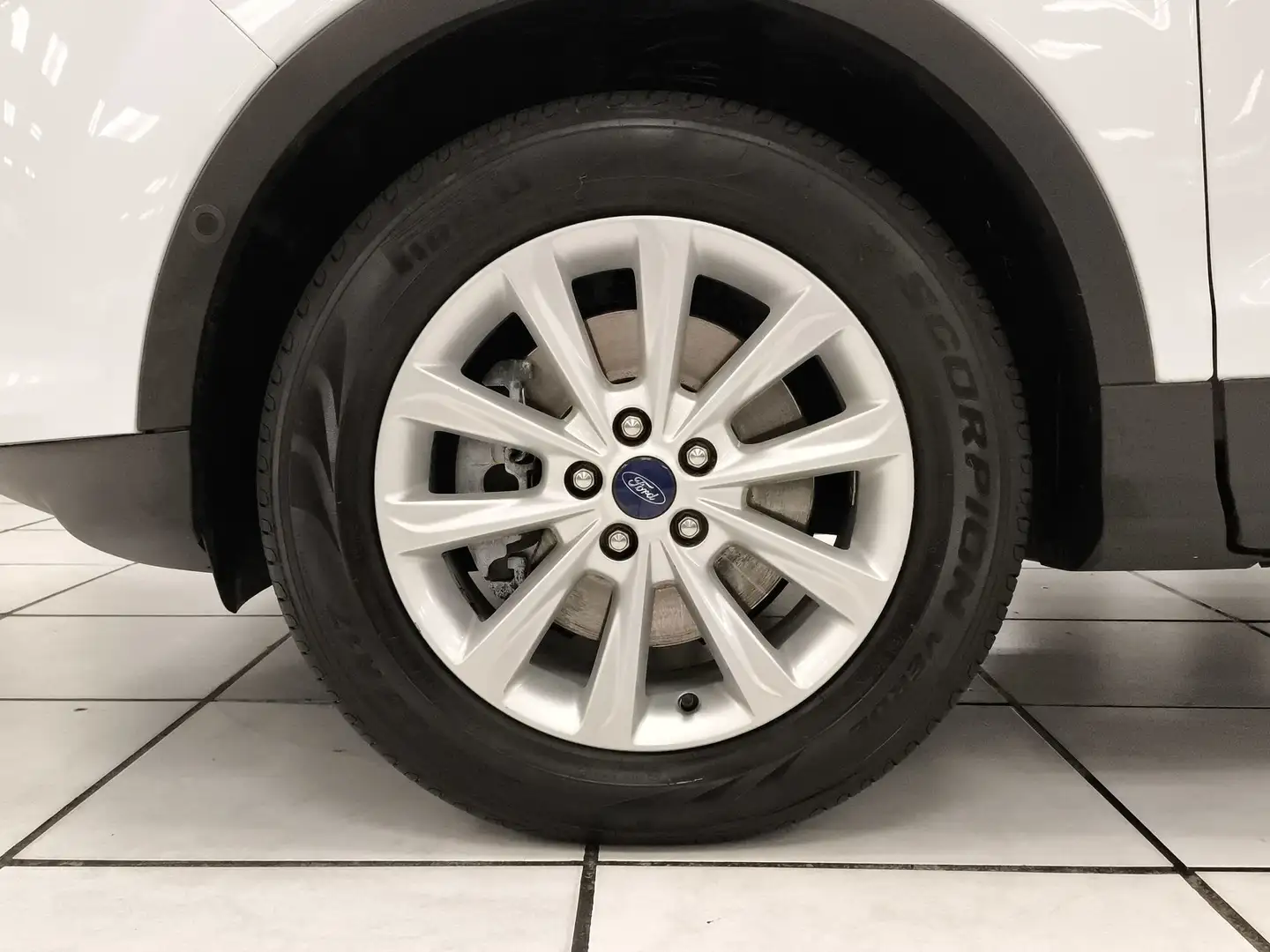 Ford Kuga 2.0TDCi Titanium 4x2 150 Blanco - 2