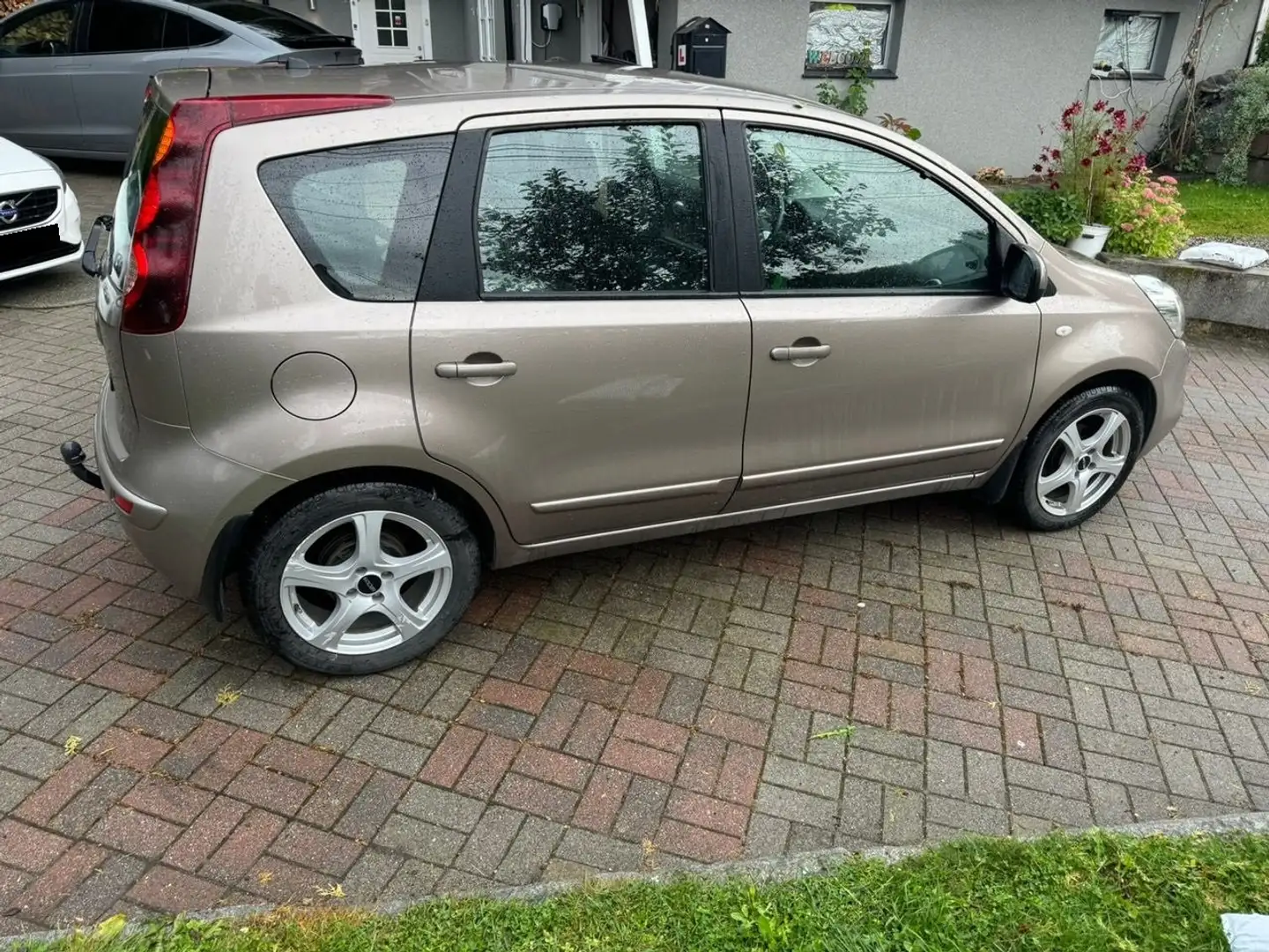 Nissan Note 1.4i Acenta + Launch Pack Beige - 1