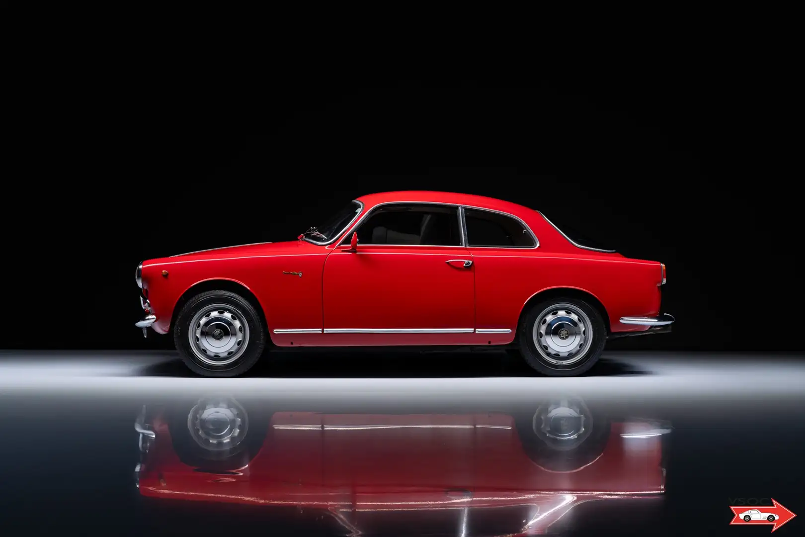Alfa Romeo Giulietta 1300 Sprint | 'Rosso Alfa' with grey. Very nice! Rot - 2