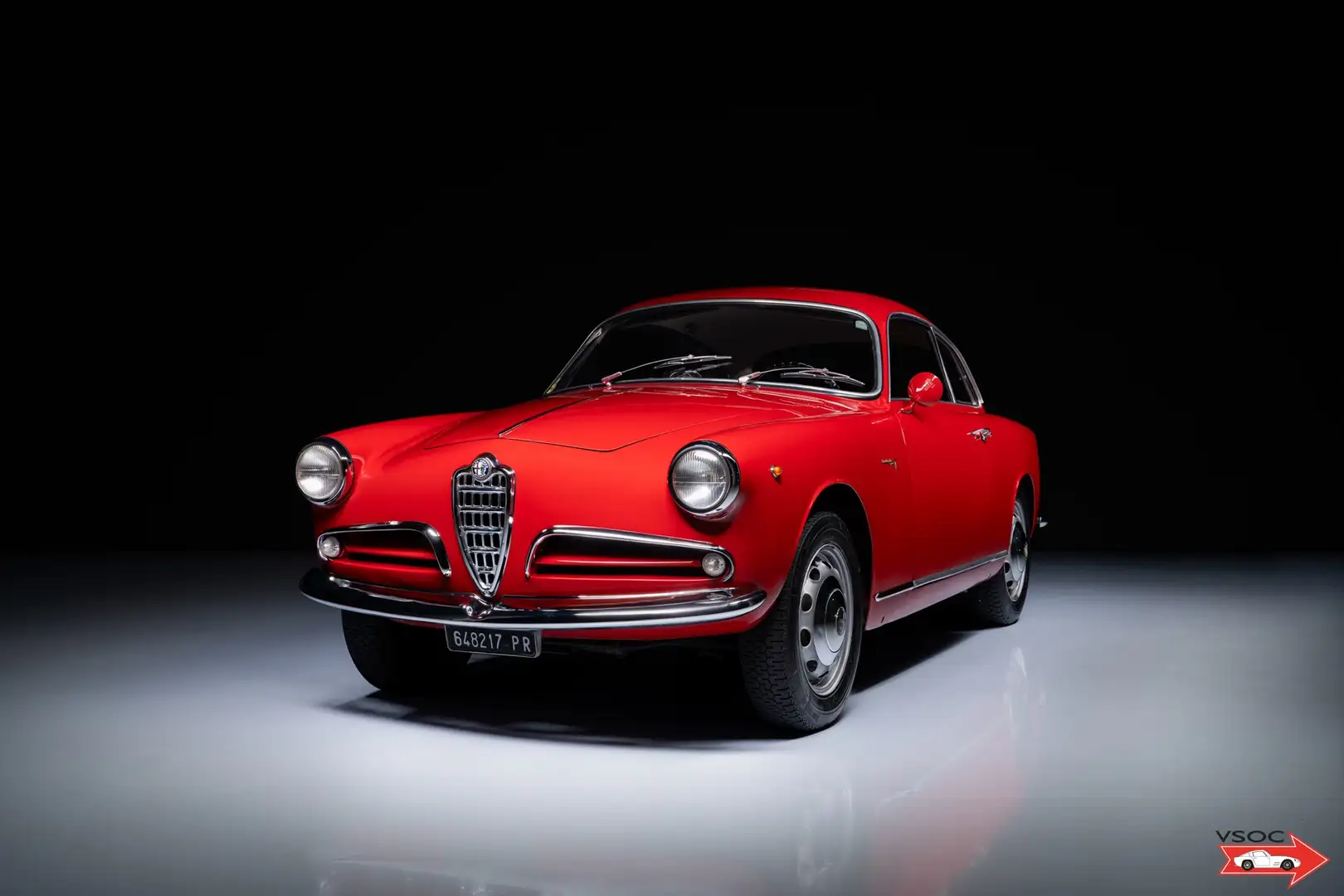 Alfa Romeo Giulietta 1300 Sprint | 'Rosso Alfa' with grey. Very nice! Rot - 1