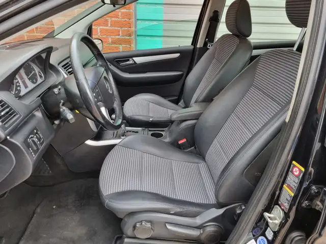 Mercedes-Benz B Class view 5