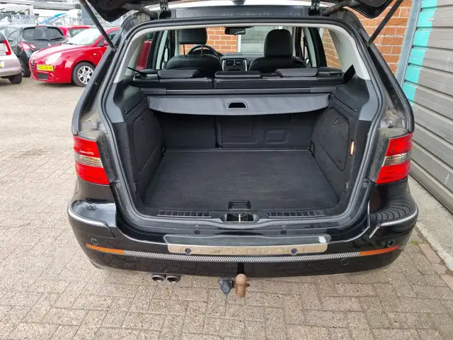 Mercedes-Benz B Class view 7