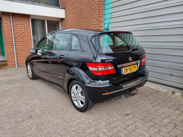 Mercedes-Benz B Class view 3