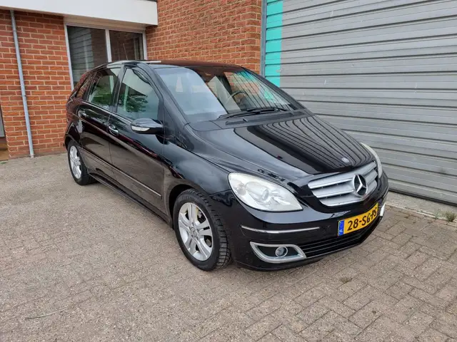 Mercedes-Benz B Class view 2