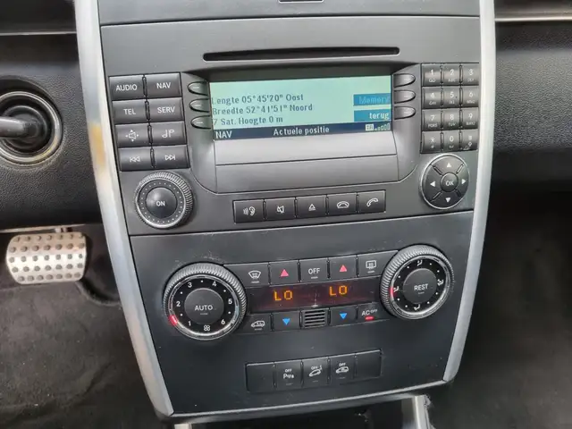 Mercedes-Benz B Class view 11