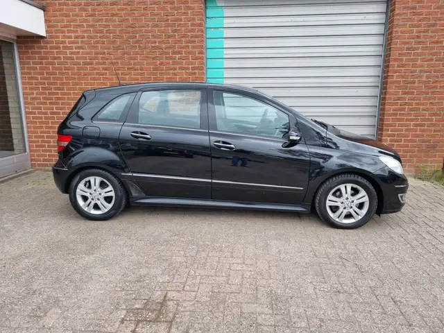 Mercedes-Benz B Class view 10
