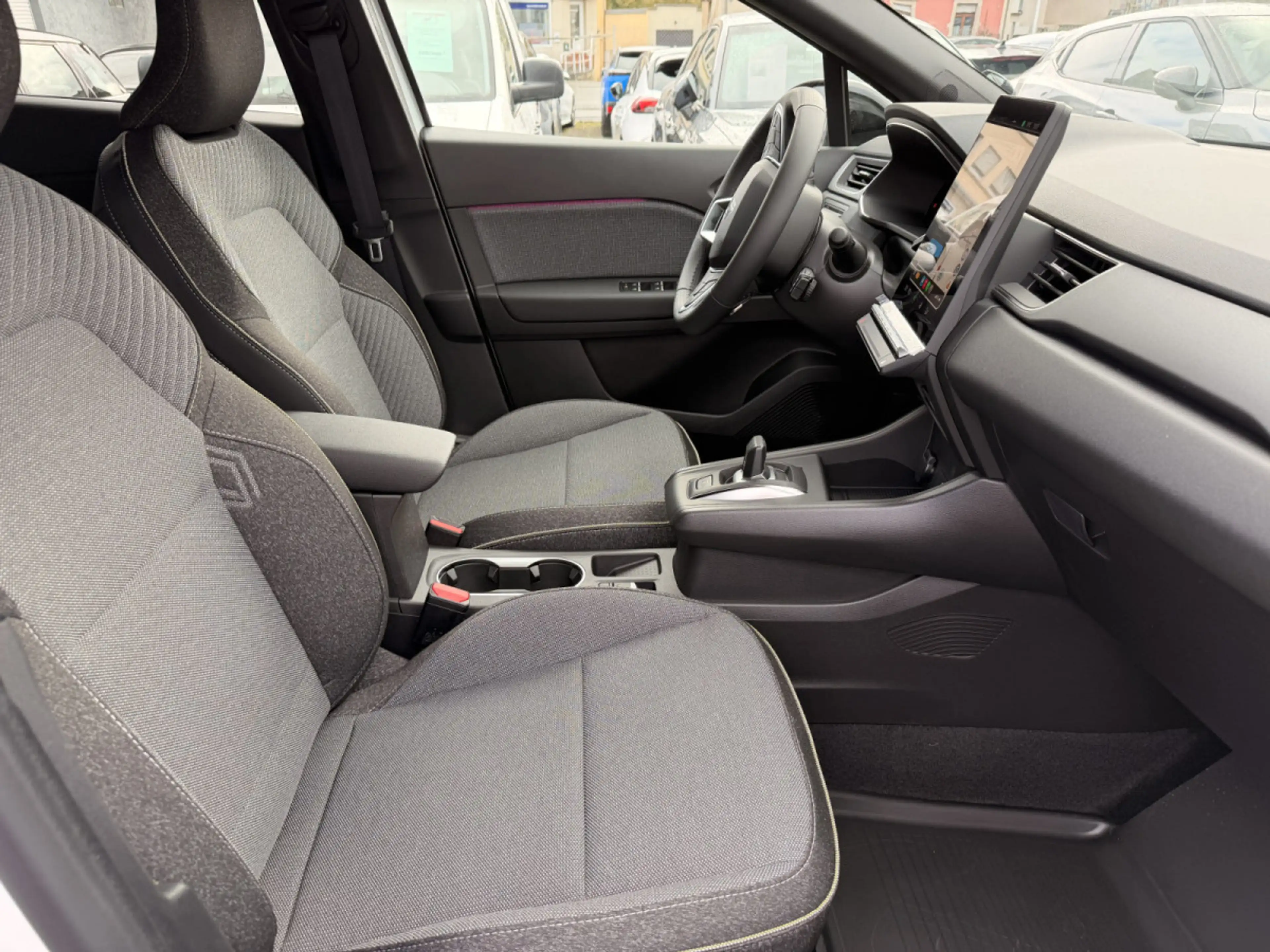 Renault Captur 1.3 Tce 140 Mild Hybrid Techno EDC — photo 11