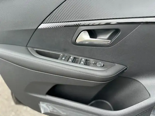 Peugeot 208 view 14