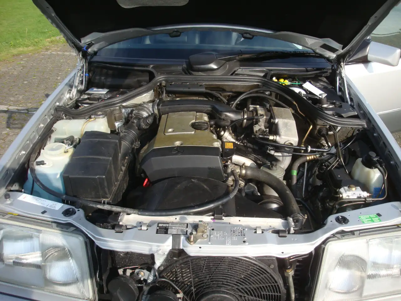 Mercedes-Benz E 220 Cabrio/2.Hand/Autom./Klima/Leder/AMG/H Zulas., foto 8