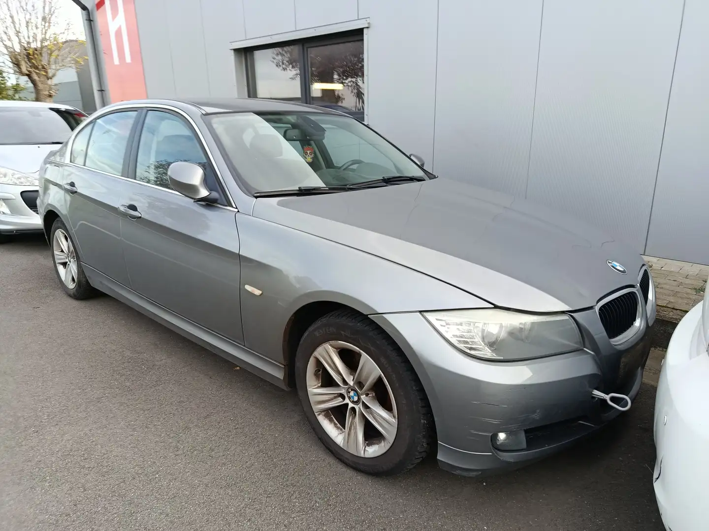 BMW 318 318 dA la chaîne est cassée Grau - 2