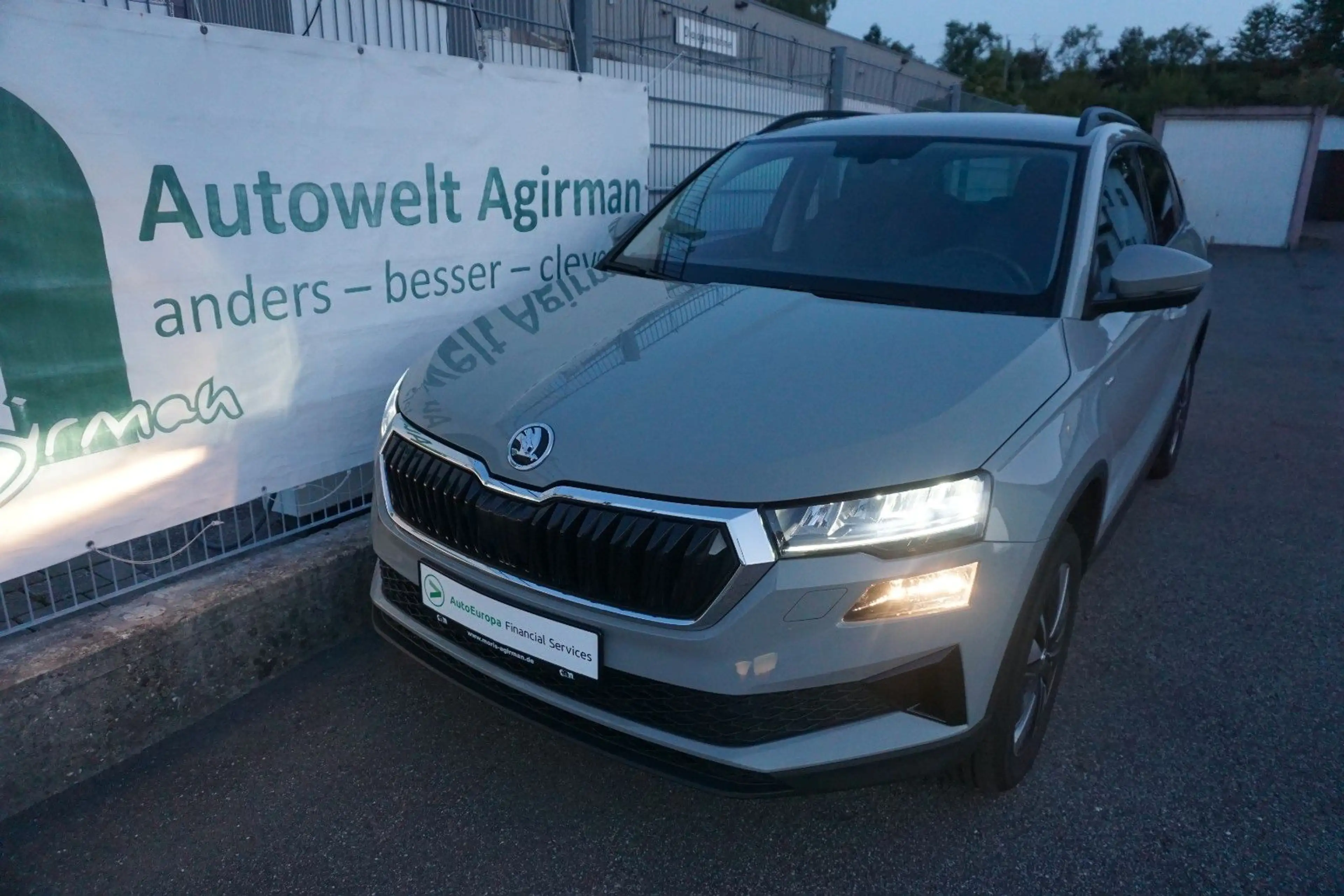 Skoda Karoq 1.5 TSI ACT DSG TOUR NAVI/ACC/17 ZOLL/PDC — photo 2
