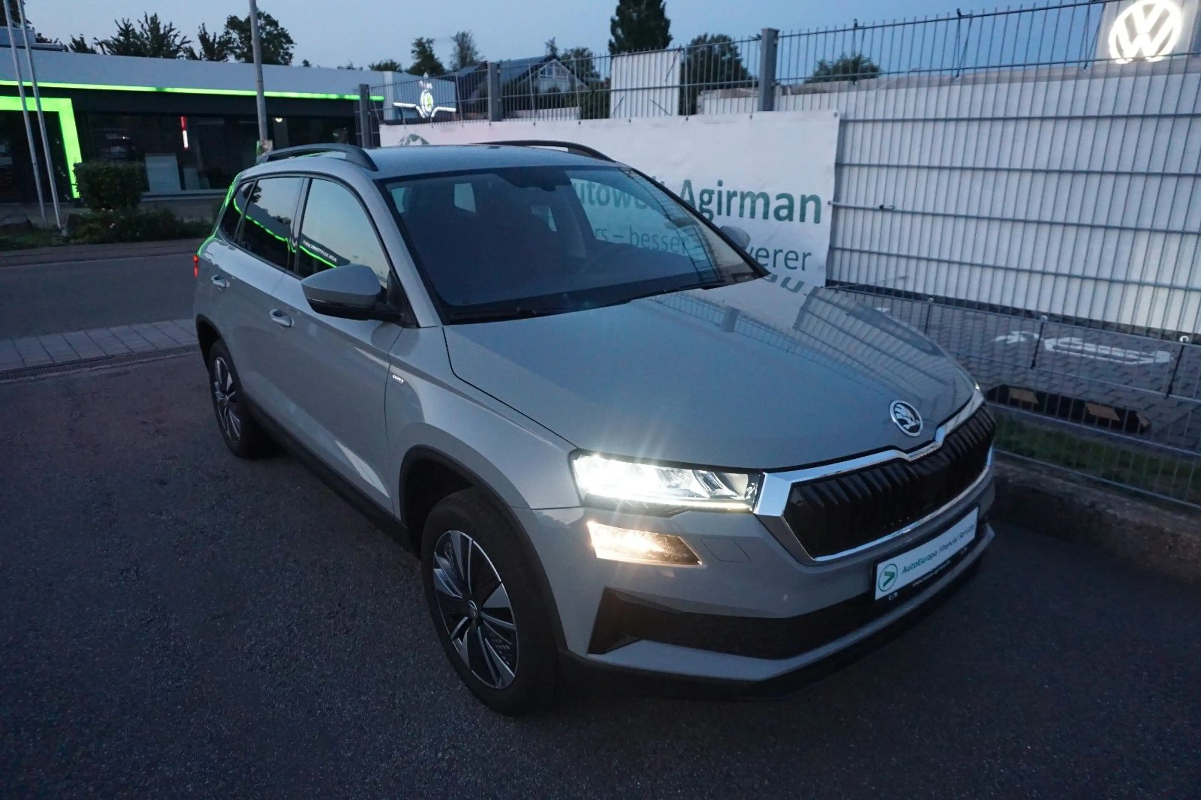 Skoda Karoq 1.5 TSI ACT DSG TOUR NAVI/ACC/17 ZOLL/PDC — photo 4