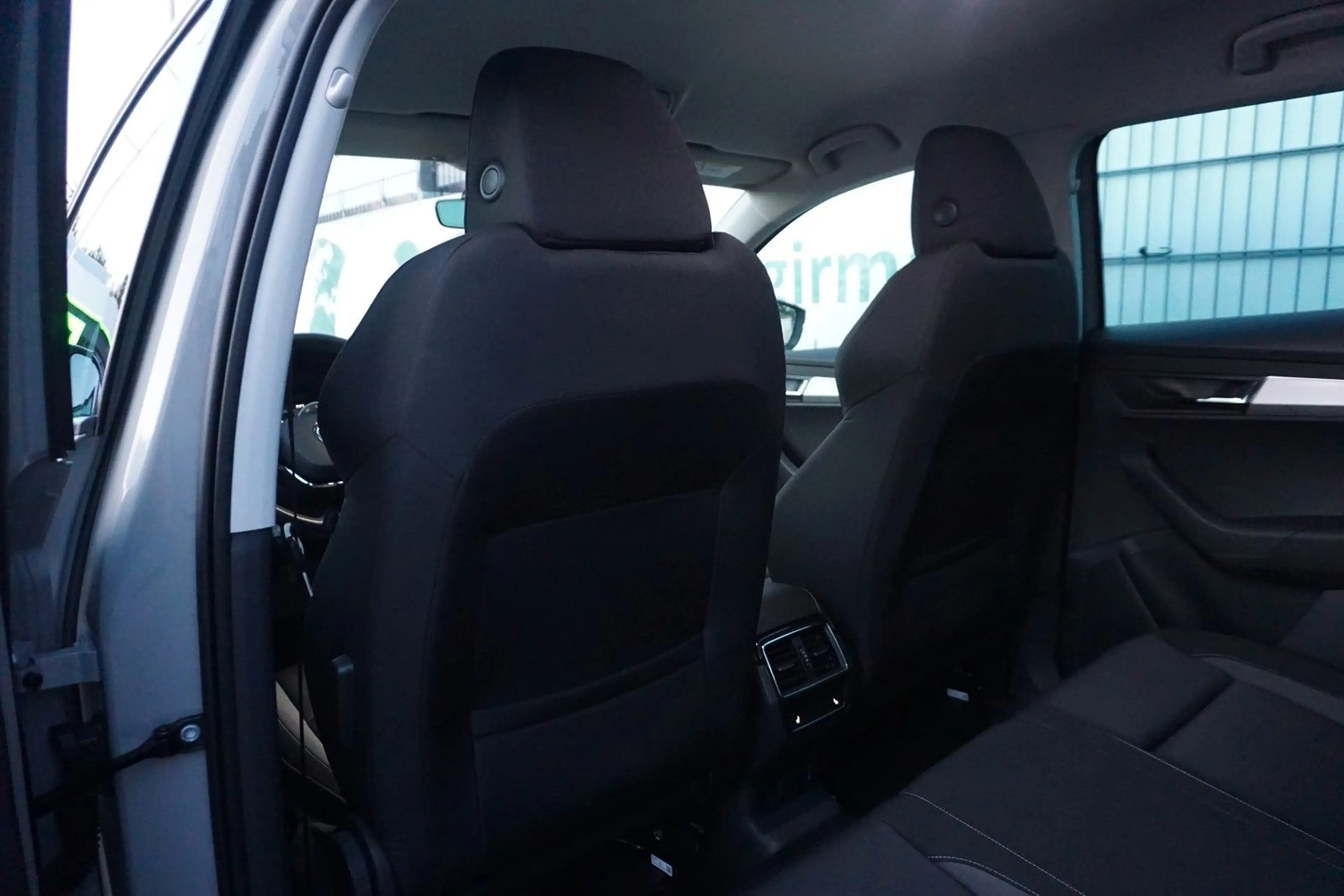 Skoda Karoq 1.5 TSI ACT DSG TOUR NAVI/ACC/17 ZOLL/PDC — photo 13