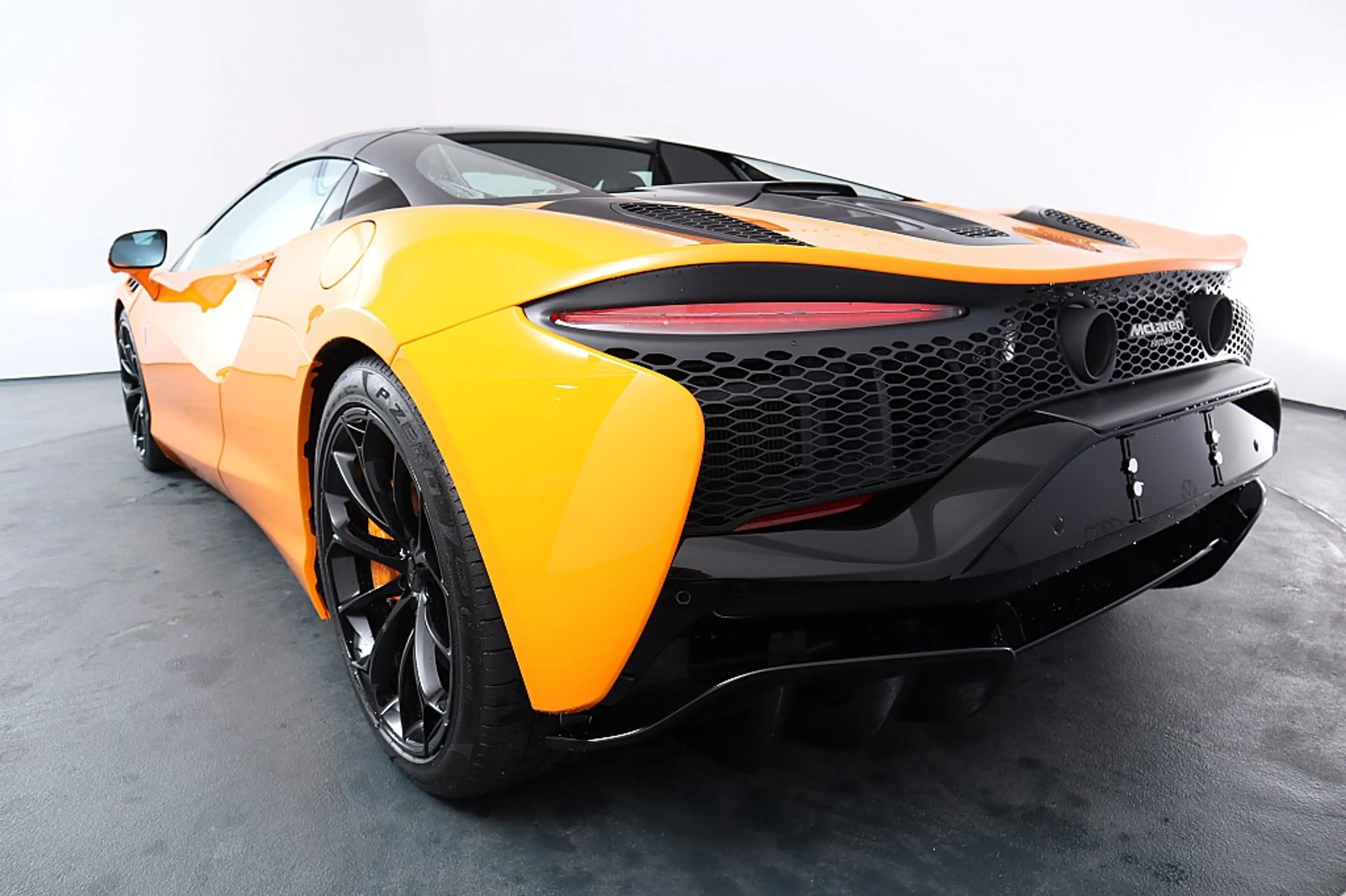 McLaren Artura Spider 3,0 PERFORMANCEPAKET VOLL LP €430.800,- — photo 14