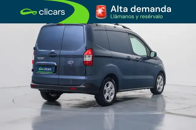 Ford Transit Courier view 5