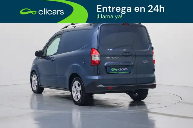 Ford Transit Courier view 9