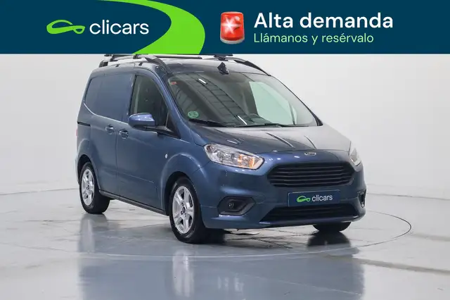 Ford Transit Courier view 3