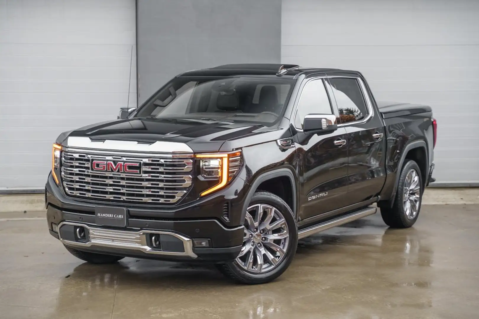 GMC Sierra 2022 Sierra Denali € 59500 + PAINTED COVER Černá - 2