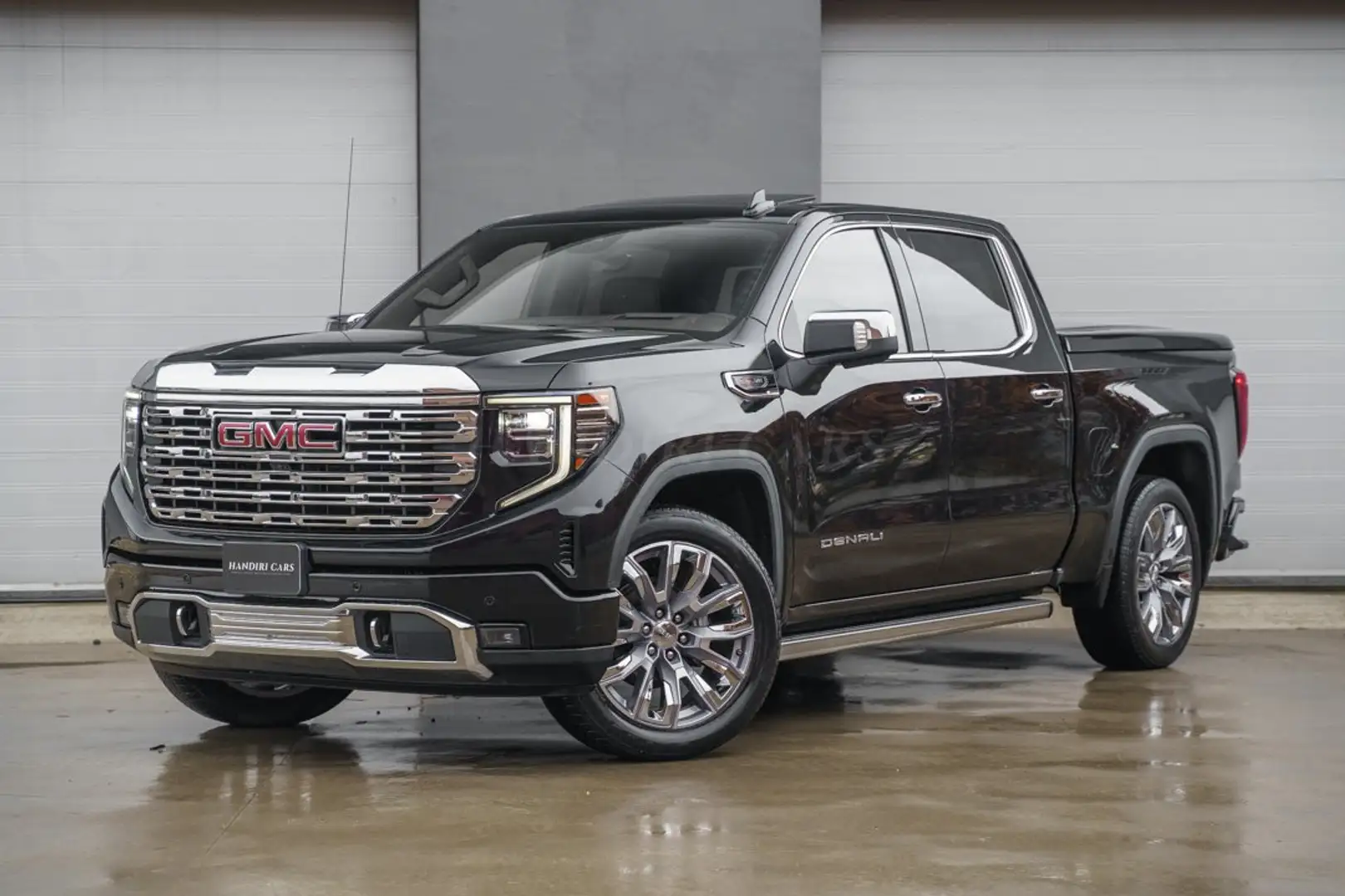 GMC Sierra 2022 Sierra Denali € 59500 + PAINTED COVER Černá - 1