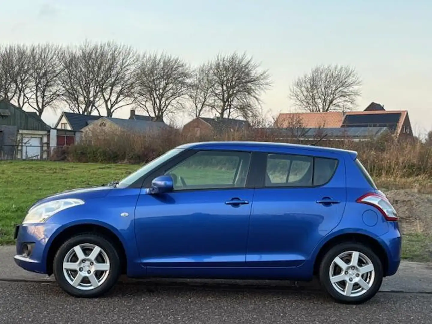 Suzuki Swift 1.2 Dynamic Allgrip EASSS 5-Drs Airco Audio-CD/MP3 Blau - 2