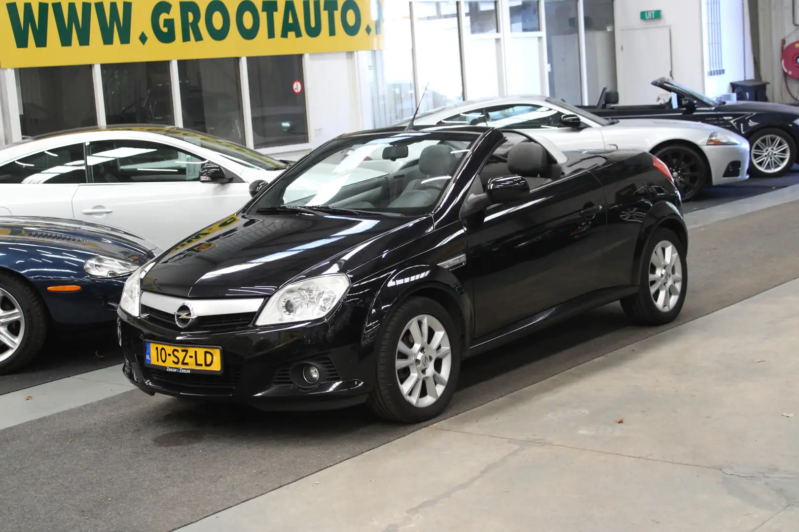 Opel Tigra TwinTop 1.4-16V Sport Stuurbekrachtiging Zwart - 1