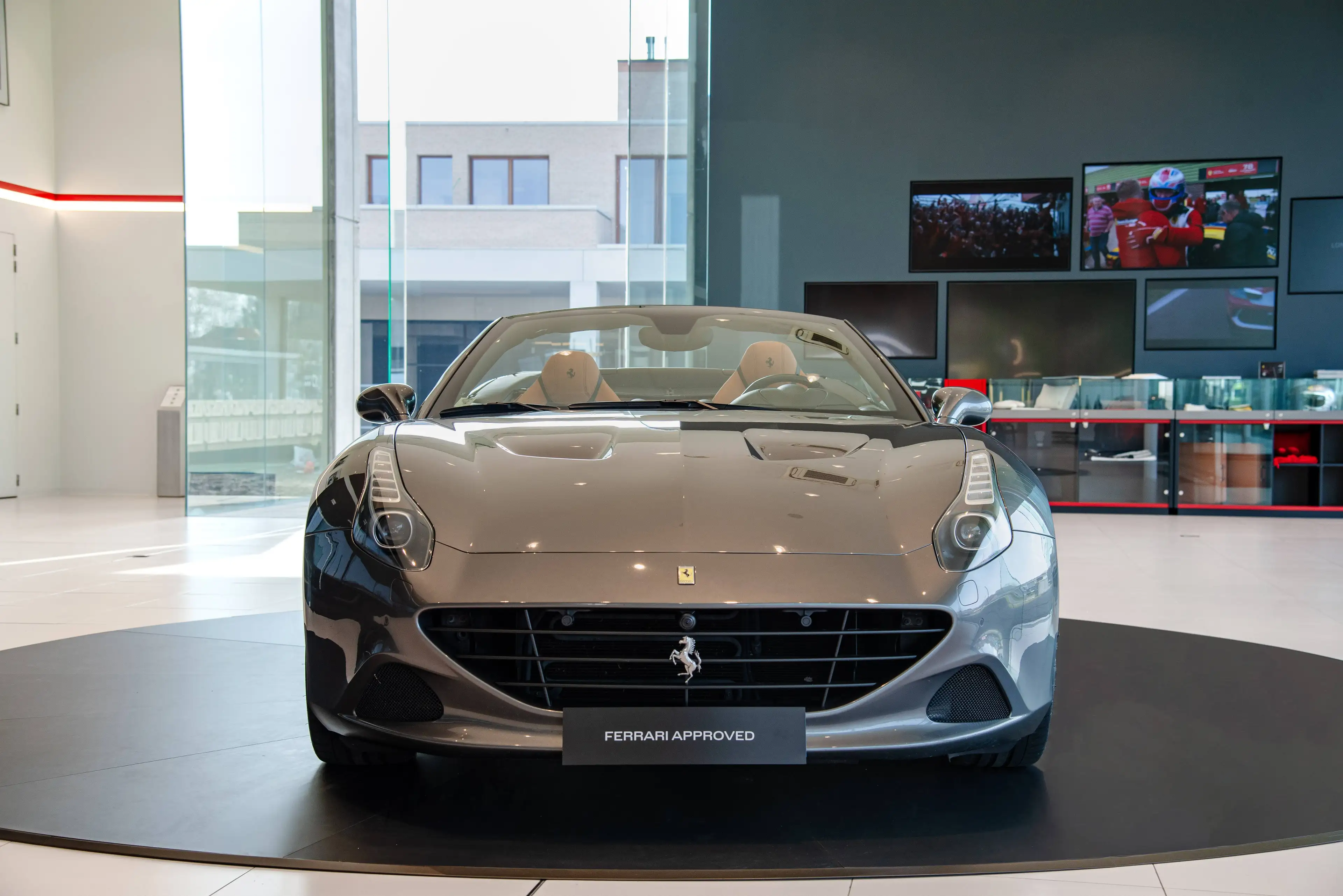 Ferrari California California T | Grigio Ferro Met | Ferrari Approved — photo 2
