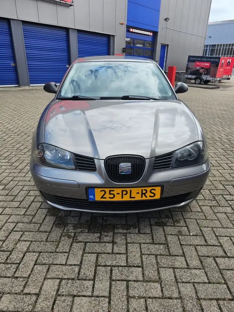 SEAT Ibiza Ibiza 1.4-16V Reference Gri - 2