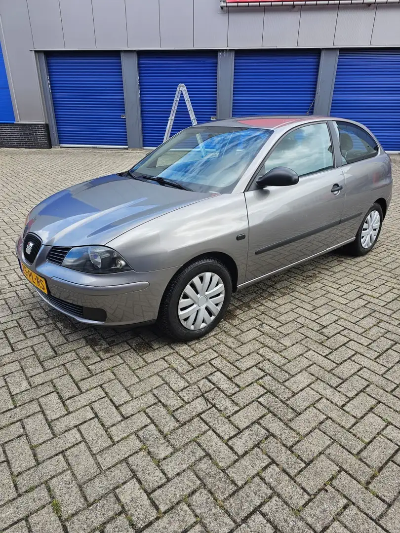 SEAT Ibiza Ibiza 1.4-16V Reference Gri - 1