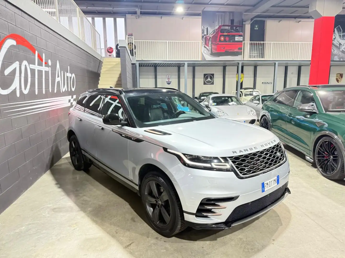 Land Rover Range Rover Velar HSE R-DYNAMIC IVA ESPOSTA Gris - 2