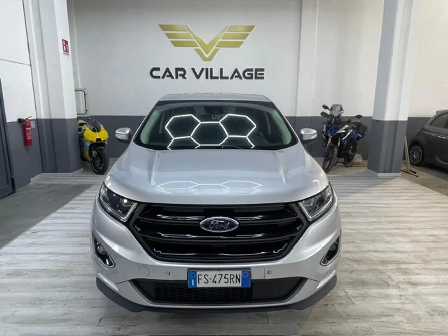 Ford Edge 2.0 TDCI 210 CV AWD S&S Powershift ST Line Ezüst - 1