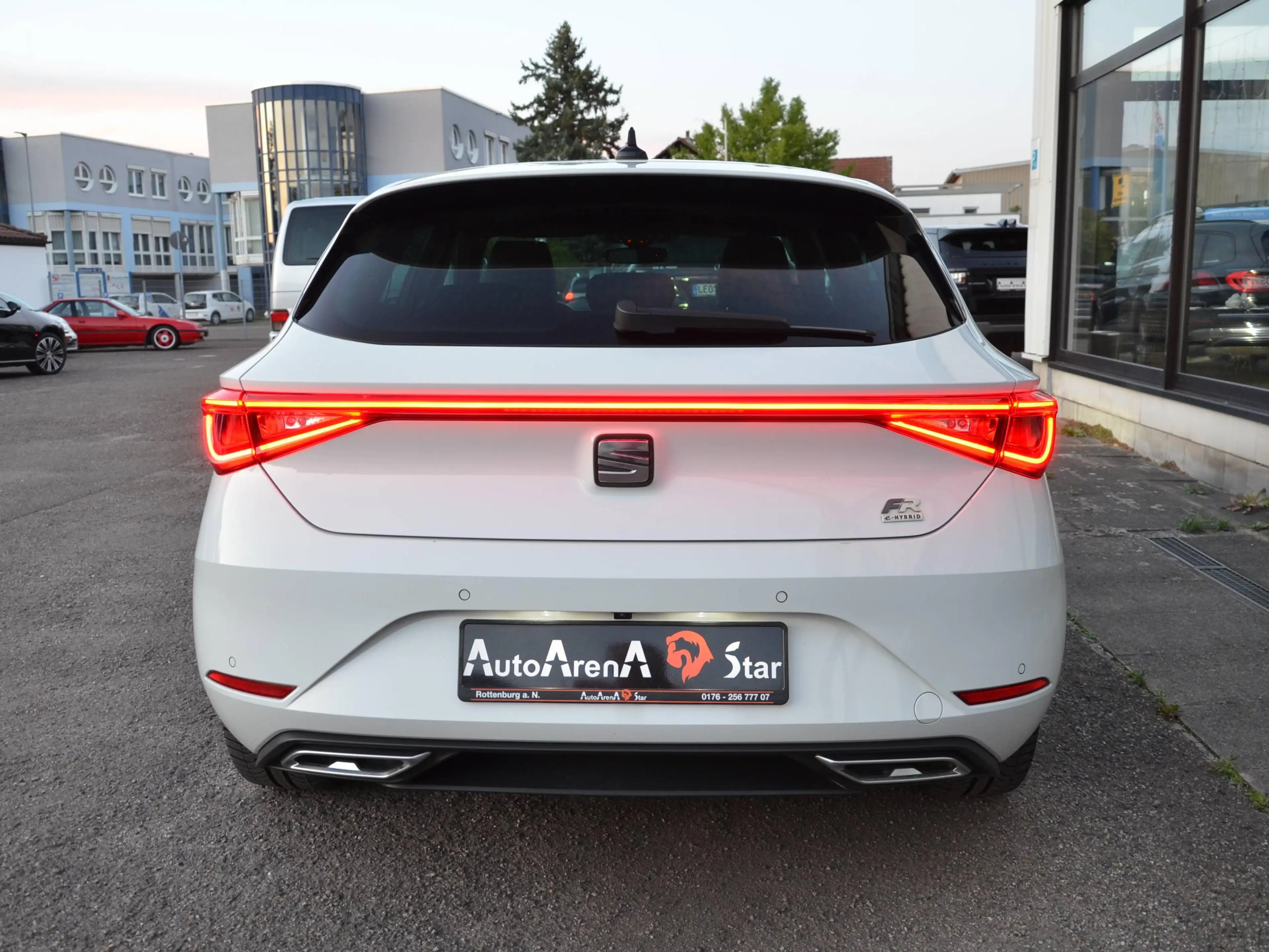 SEAT Leon e-Hybrid 1,4 FR e-Hybrid,Alu,Klima,Navi,PDC+R-Kamera,Shz,Tel — photo 5