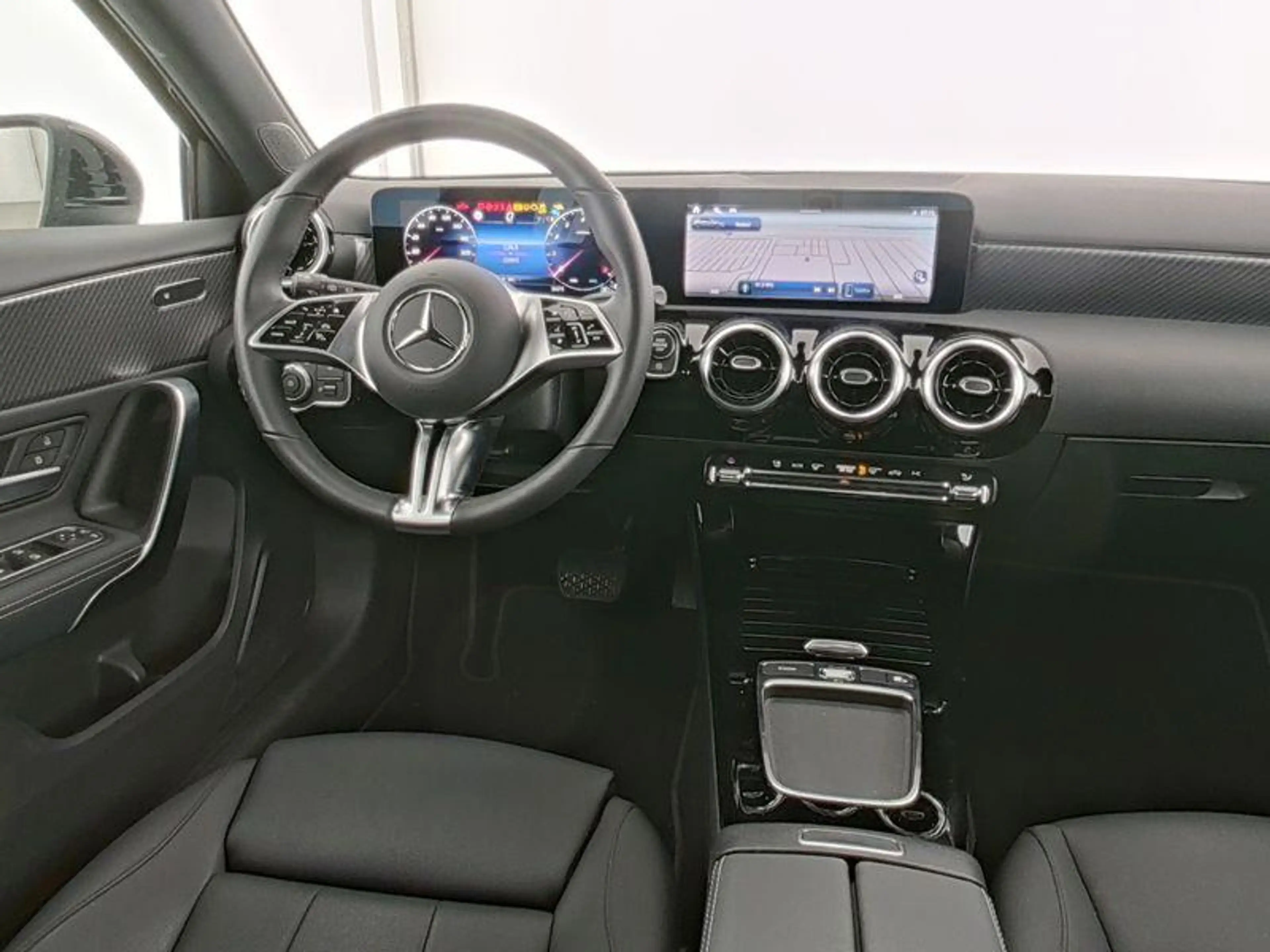 Mercedes-Benz A 180 Hatchback Luxury Line | Smartphone Integratie | Ve — photo 5