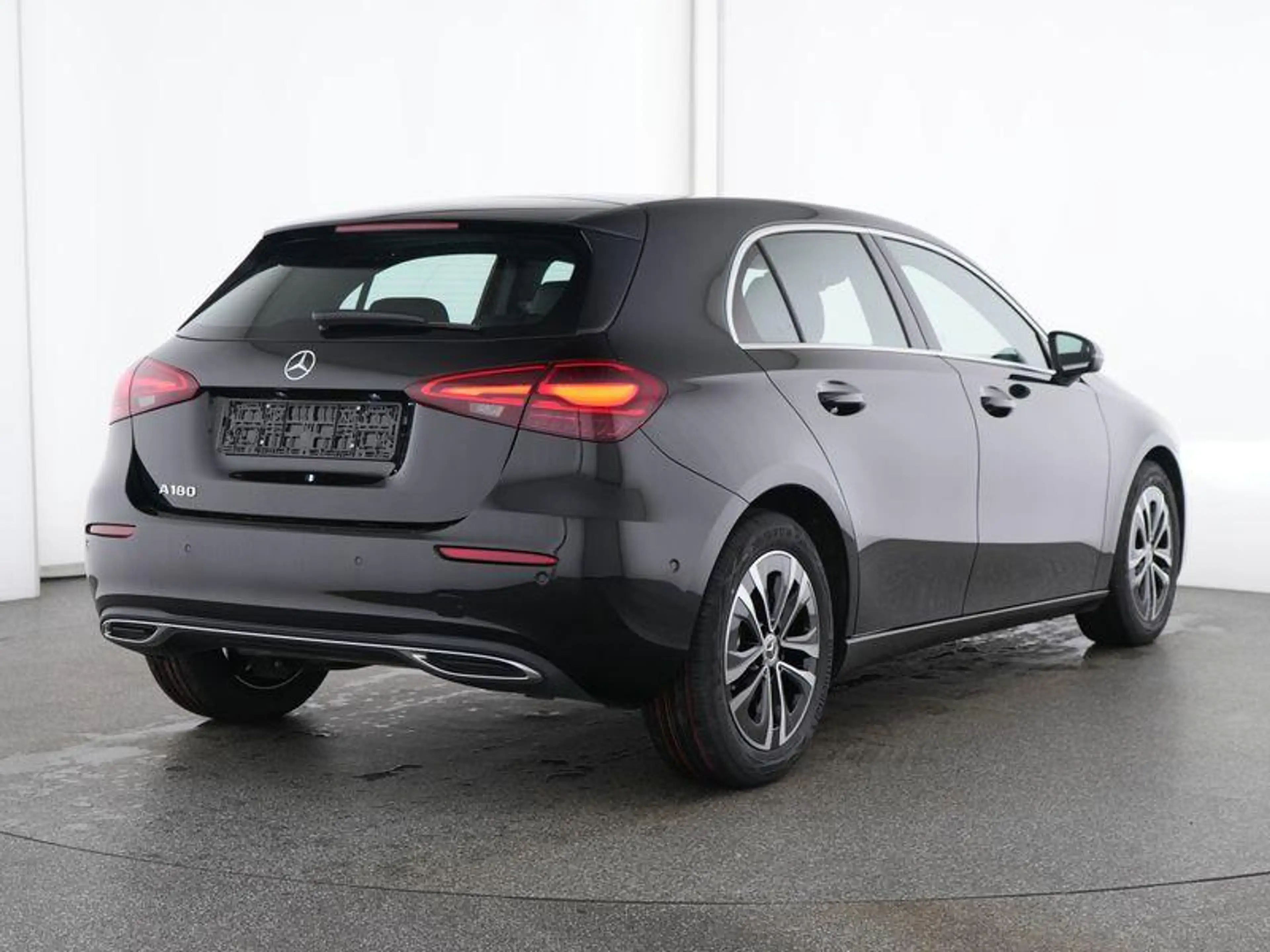Mercedes-Benz A 180 Hatchback Luxury Line | Smartphone Integratie | Ve — photo 2